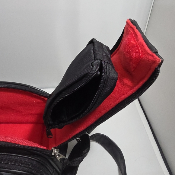 Kenneth Cole Reaction Camera Equipment Bag # 554665 (DF) - Picture 10 of 11